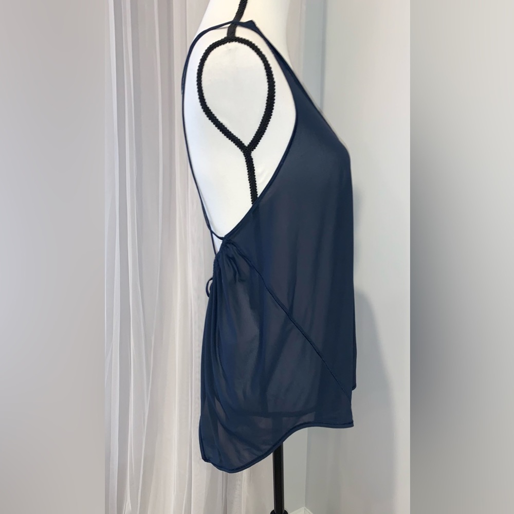 LULULEMON Athletica women’s criss cross navy top size large 10 12 - Picture 5 of 9